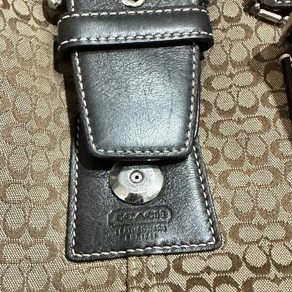 Authentic Coach Tote in Brown - Picture 12 of 15